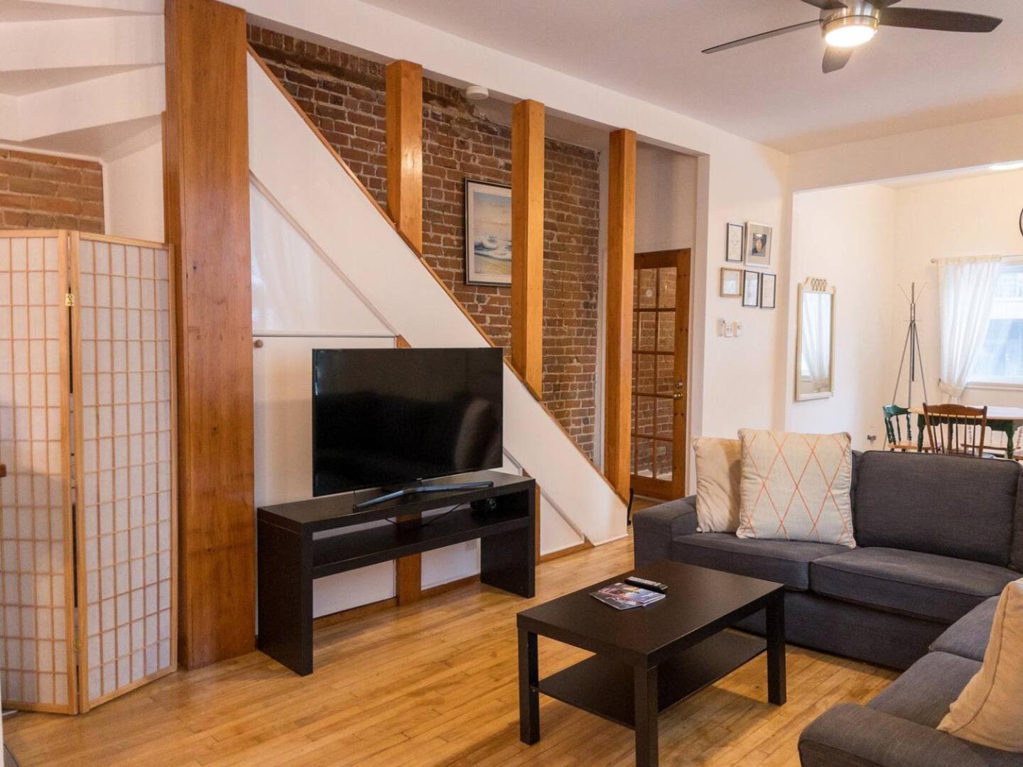 Perfect For Groups Big Livingroom 2 Backyard 3Br Montréal Esterno foto