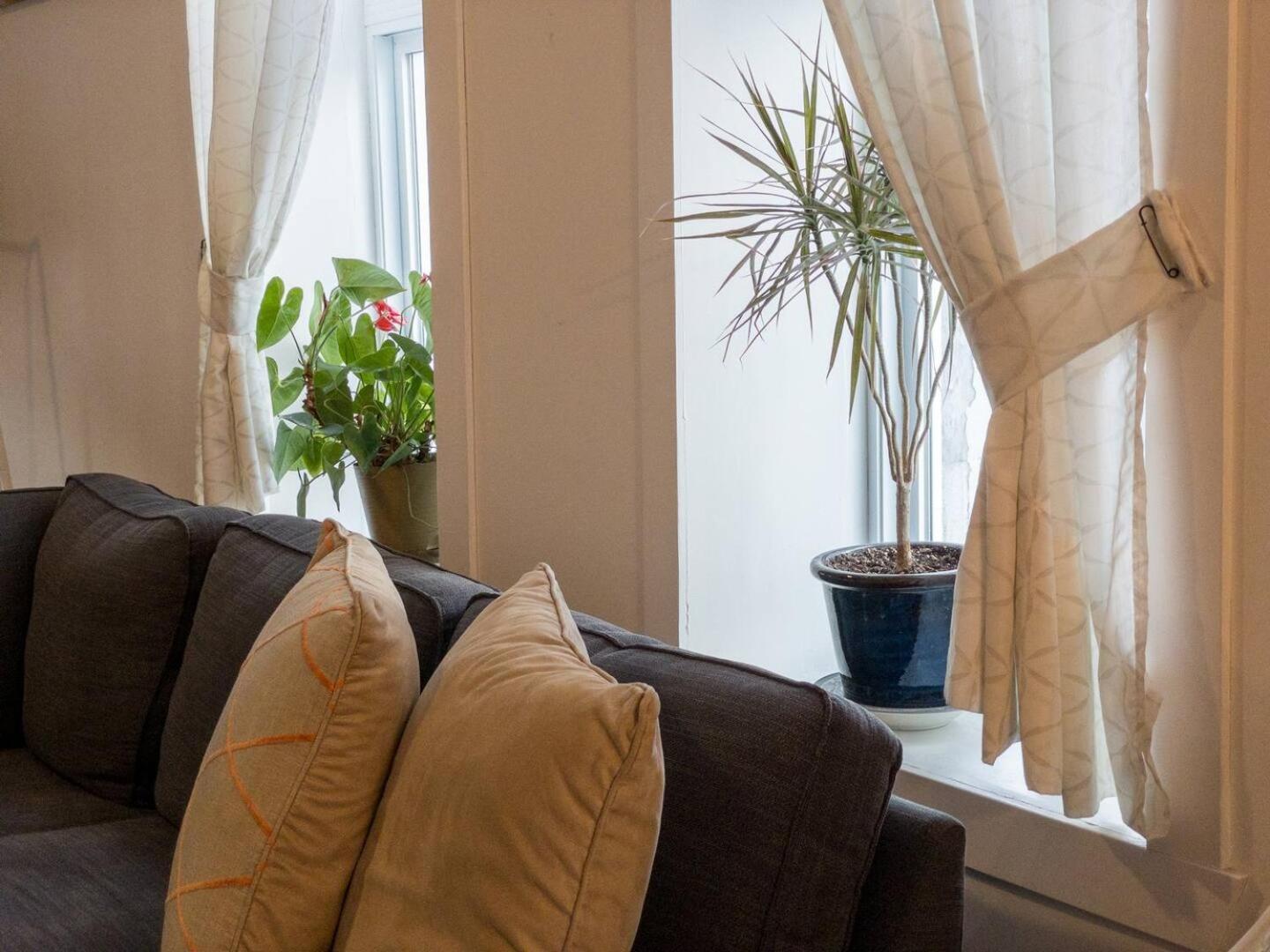 Perfect For Groups Big Livingroom 2 Backyard 3Br Montréal Esterno foto